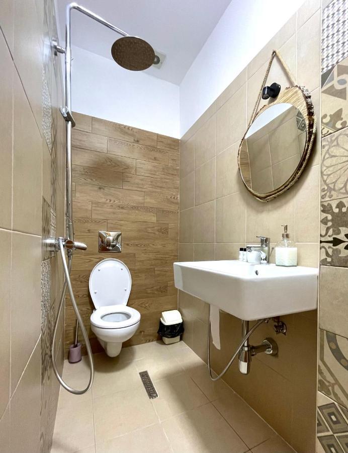 Tekada Hotel & Restaurant Vlorë 外观 照片