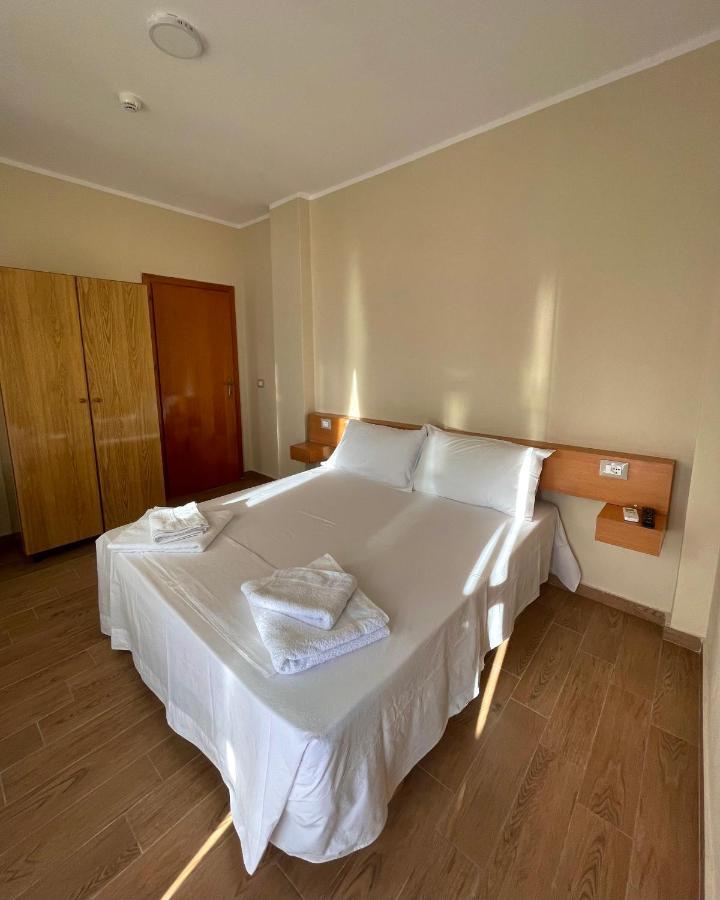 Tekada Hotel & Restaurant Vlorë 外观 照片