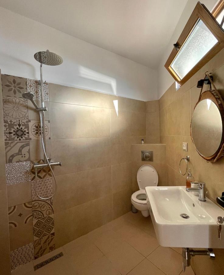 Tekada Hotel & Restaurant Vlorë 外观 照片