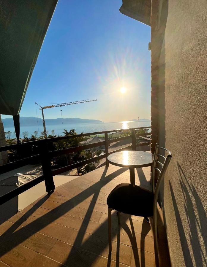 Tekada Hotel & Restaurant Vlorë 外观 照片