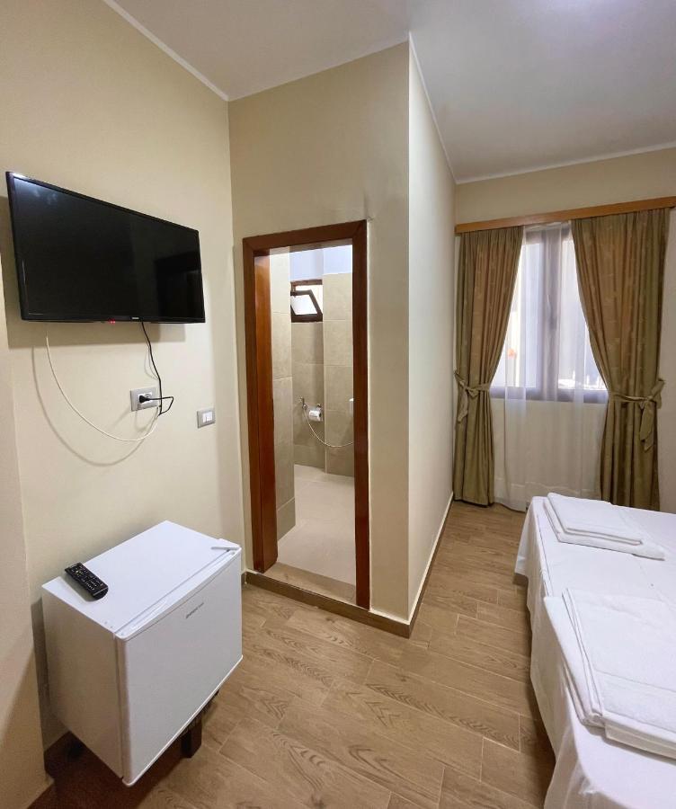 Tekada Hotel & Restaurant Vlorë 外观 照片