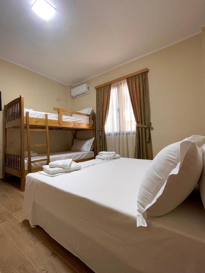 Tekada Hotel & Restaurant Vlorë 外观 照片