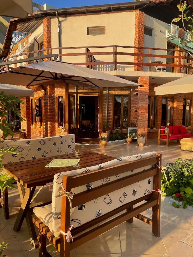 Tekada Hotel & Restaurant Vlorë 外观 照片